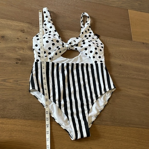 Pin-Up Polka Dot Striped Tie Front Keyhole Cheeky 1-Pc Swimsuit L White Black - Picture 15 of 15